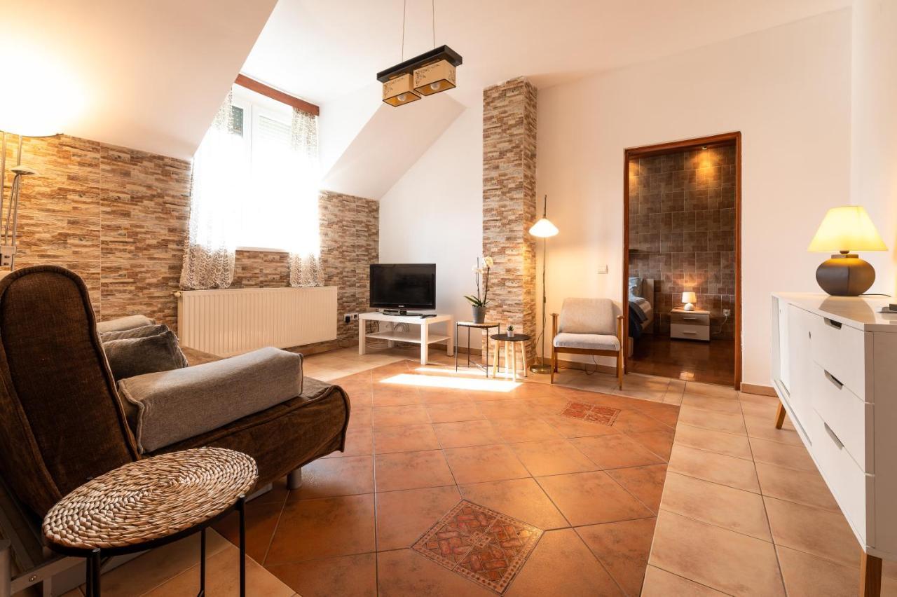 La Lampa Apartments Debrecen Extérieur photo
